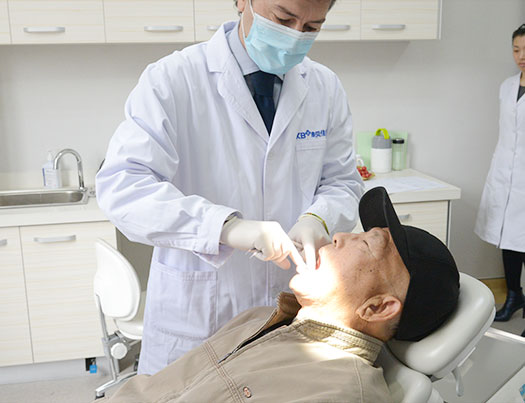 种植牙医院选择_南京康贝佳口腔医院_市医保